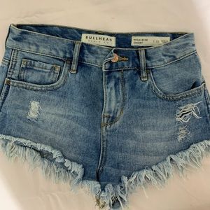 Bullhead short high rise size 25